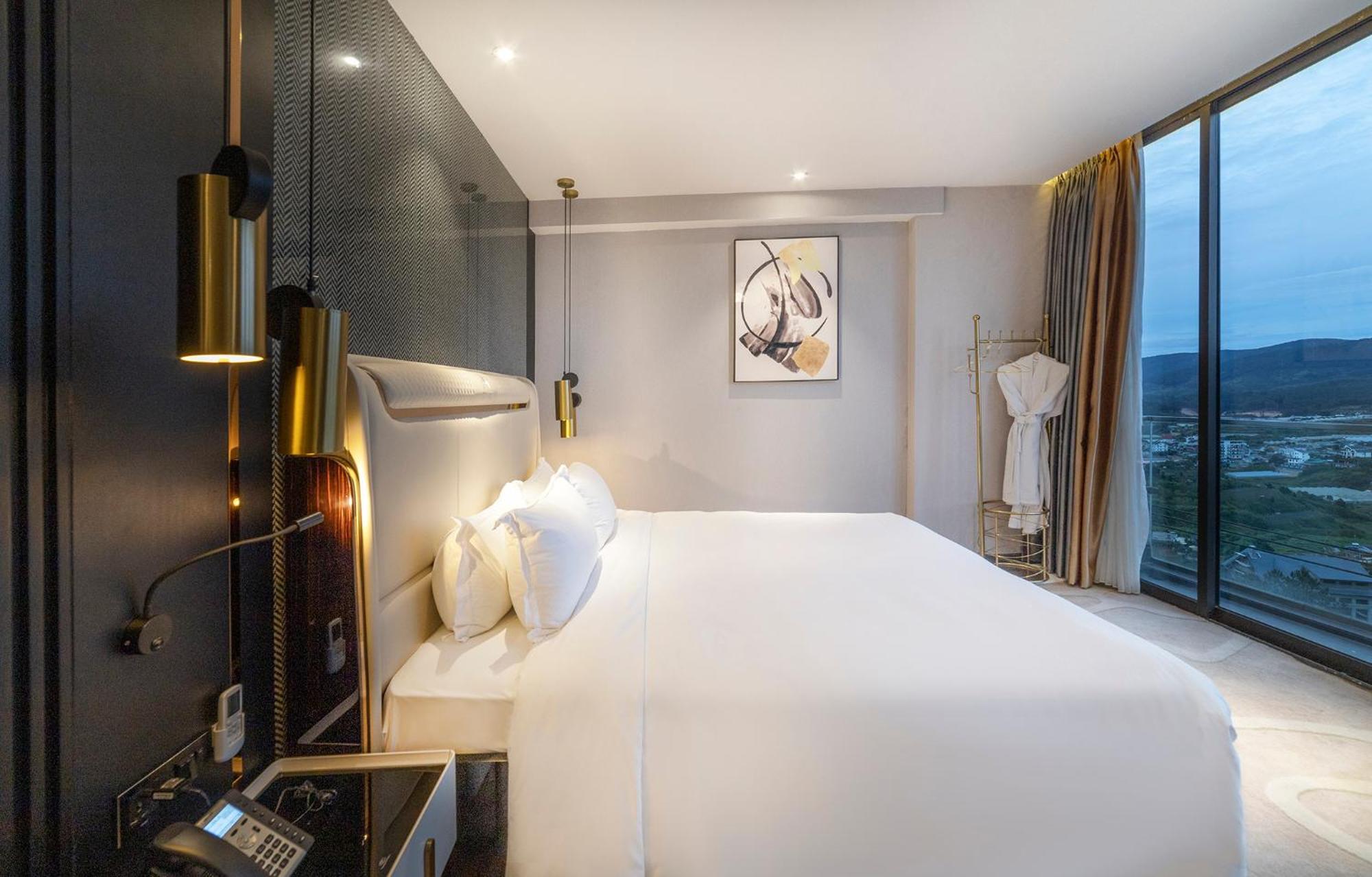 New Century Hotel - Dalat Bagian luar foto