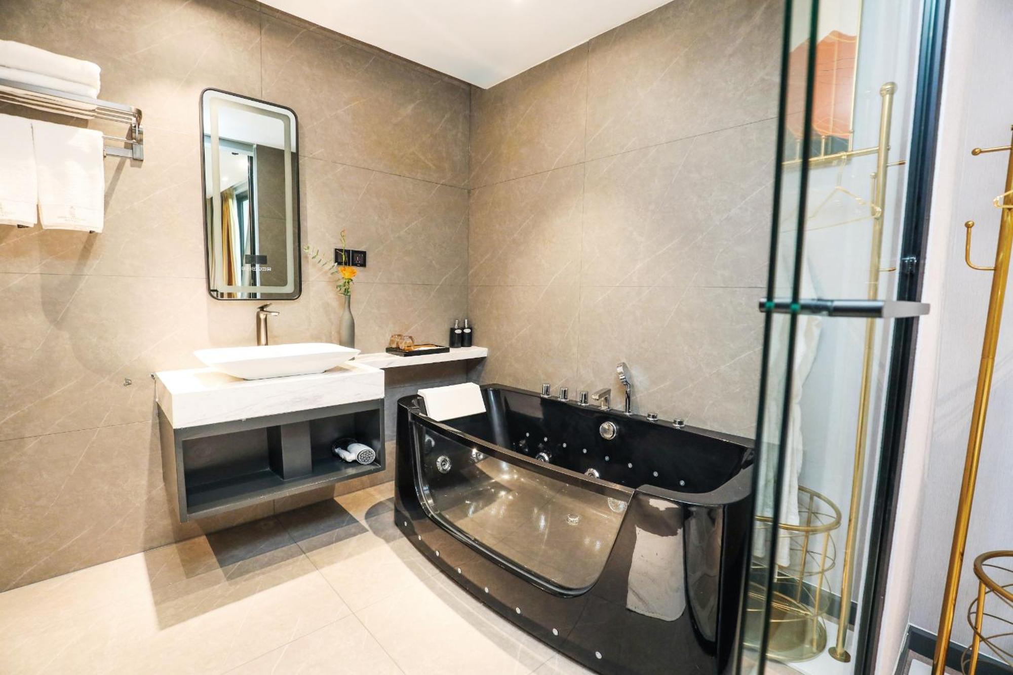 New Century Hotel - Dalat Bagian luar foto