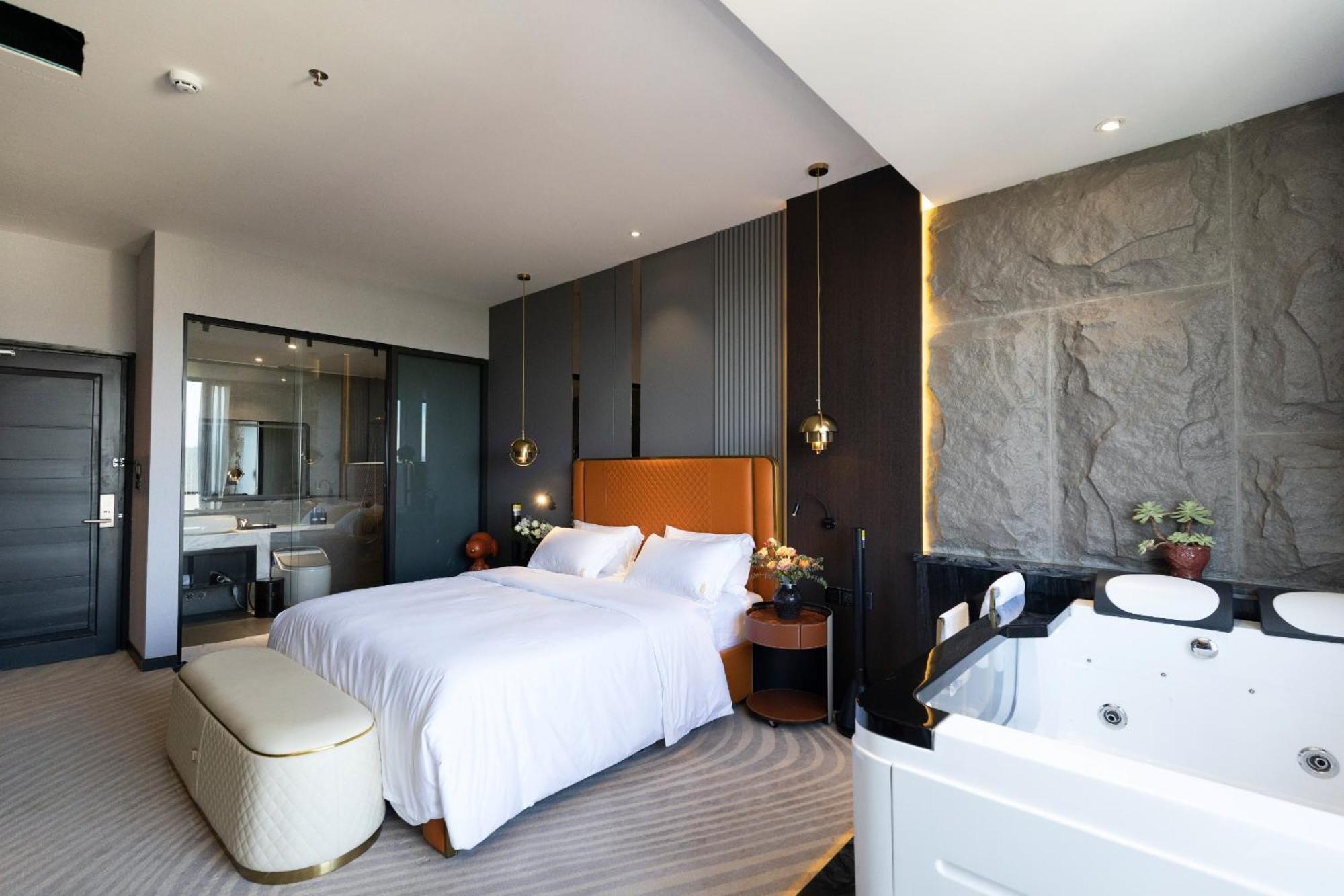 New Century Hotel - Dalat Bagian luar foto